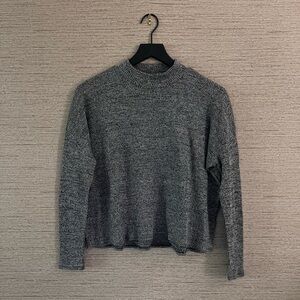 H&M Cropped Turtle Neck Sweater